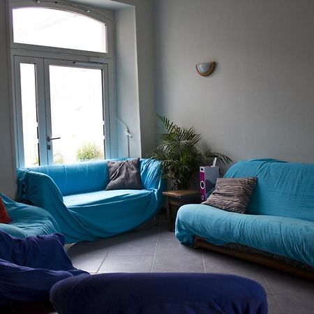 Fontaineblhostel Hostel & Camping Near Fontainebleau La Chapelle-la-Reine 外观 照片