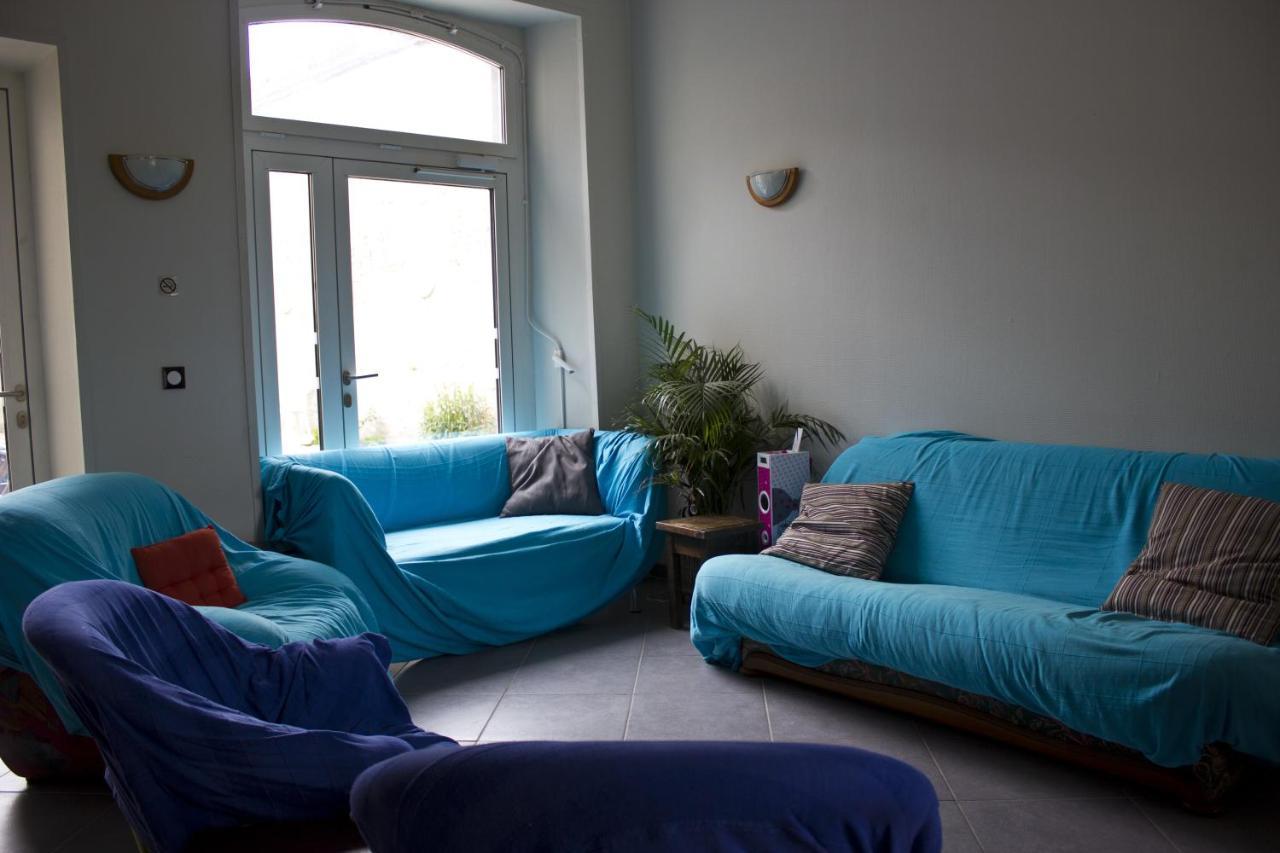Fontaineblhostel Hostel & Camping Near Fontainebleau La Chapelle-la-Reine 外观 照片
