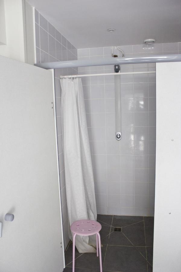 Fontaineblhostel Hostel & Camping Near Fontainebleau La Chapelle-la-Reine 外观 照片