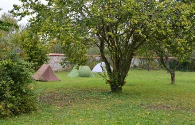 Fontaineblhostel Hostel & Camping Near Fontainebleau La Chapelle-la-Reine 外观 照片
